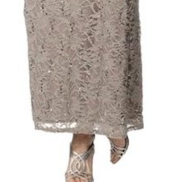 R& M Richard's sold out evening Gown - Picture 4 of 8